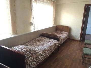 Фото номера Кровать в общем 6-местном номере для мужчин и женщин Хостелы Guest House GarniResthost г. Гарни 7